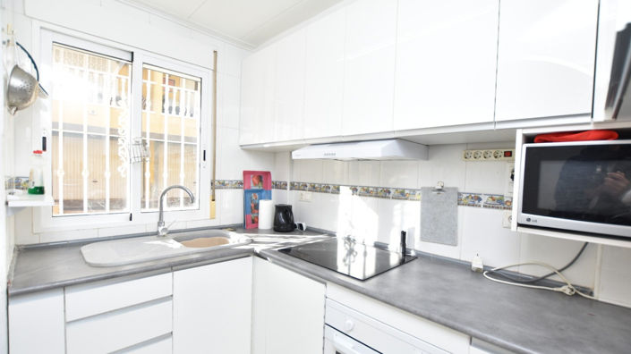 Image No.9-2 Bed Townhouse for sale