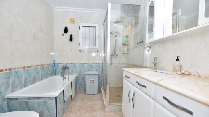 Image No.18-3 Bed Villa for sale