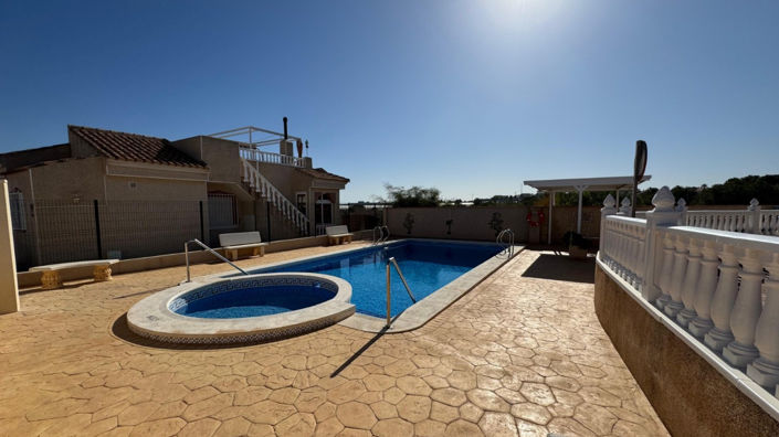 Image No.2-3 Bed Villa for sale