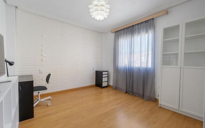 Image No.19-3 Bed Villa for sale