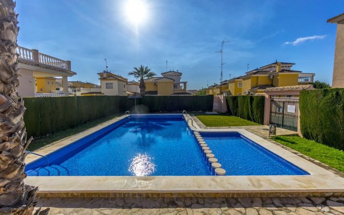 Image No.3-3 Bed Villa for sale