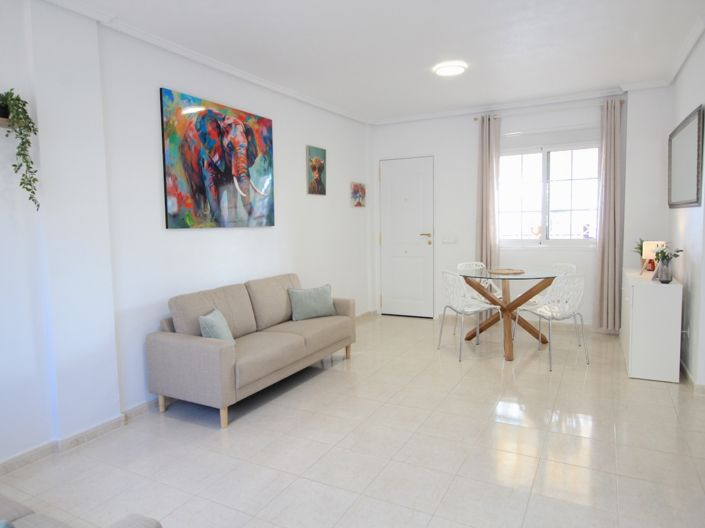 Image No.10-3 Bed Townhouse for sale