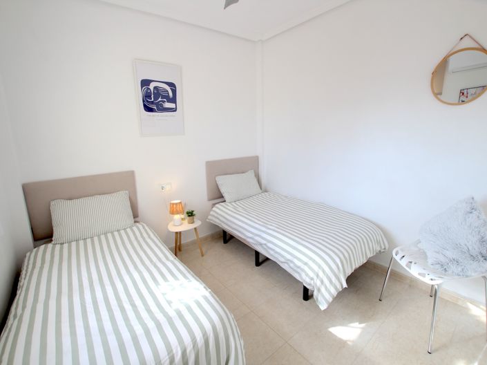 Image No.14-3 Bed Townhouse for sale