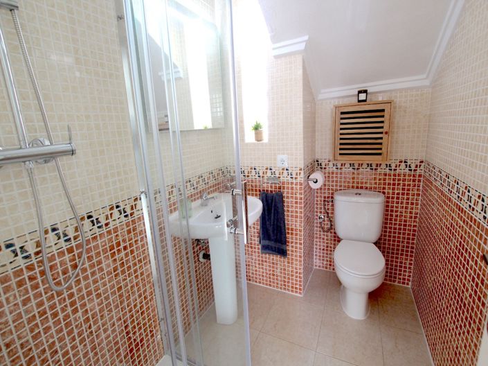 Image No.16-3 Bed Townhouse for sale