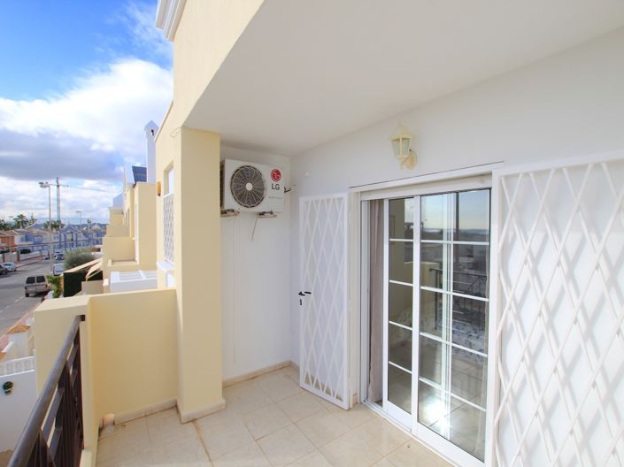 Image No.28-3 Bed Townhouse for sale