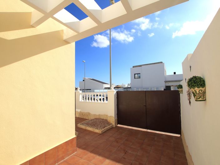 Image No.35-3 Bed Townhouse for sale