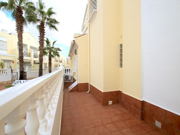 Image No.37-3 Bed Townhouse for sale