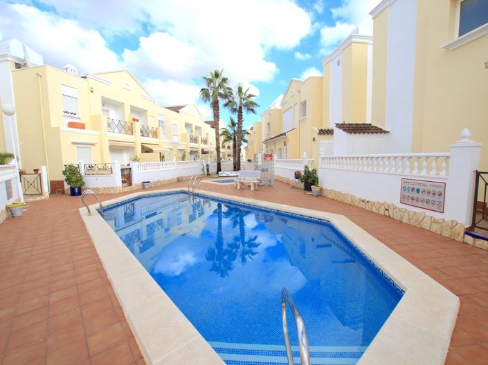 Image No.42-3 Bed Townhouse for sale