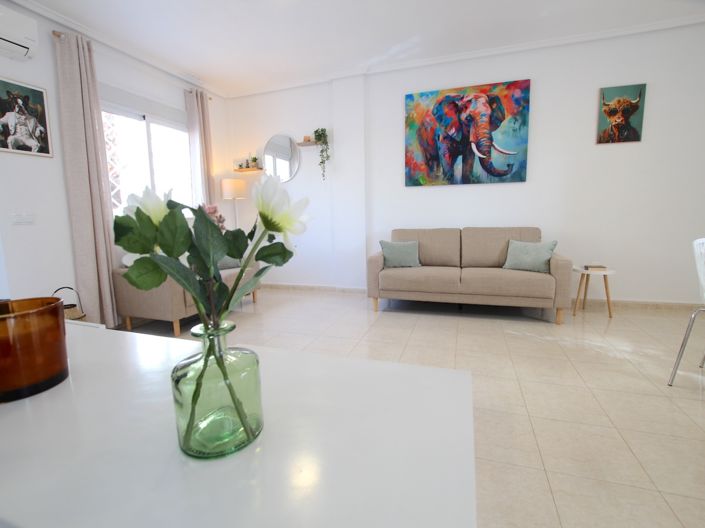 Image No.8-3 Bed Townhouse for sale