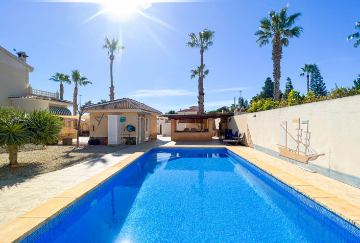 Image No.2-Villa de 5 chambres à vendre à Ciudad Quesada