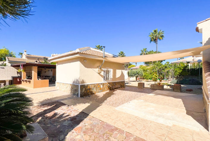 Image No.3-Villa de 5 chambres à vendre à Ciudad Quesada