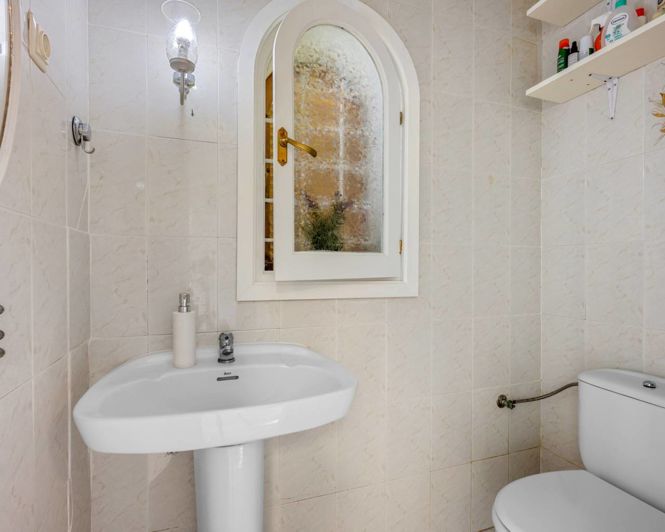 Image No.11-2 Bed Townhouse for sale