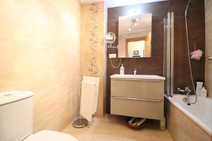 Image No.11-2 Bed Apartment for sale