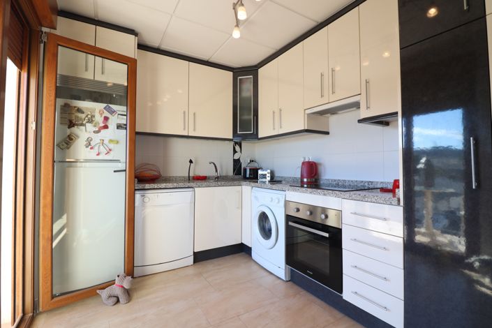 Image No.8-2 Bed Apartment for sale