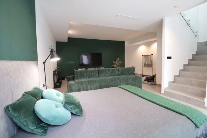 Image No.24-3 Bed Townhouse for sale