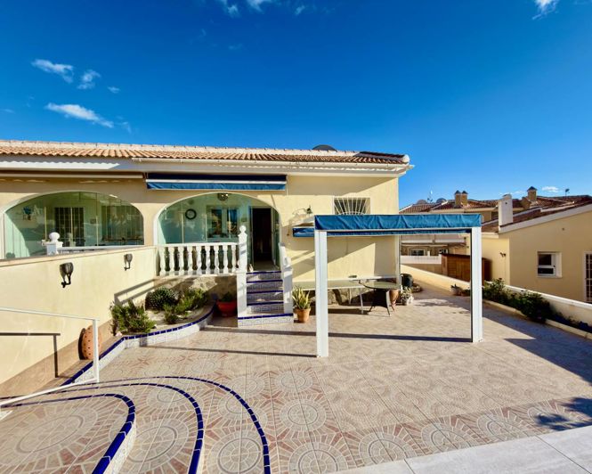 Image No.20-3 Bed Property for sale