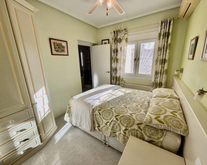 Image No.8-3 Bed Property for sale