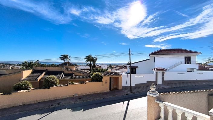 Image No.32-3 Bed Villa for sale