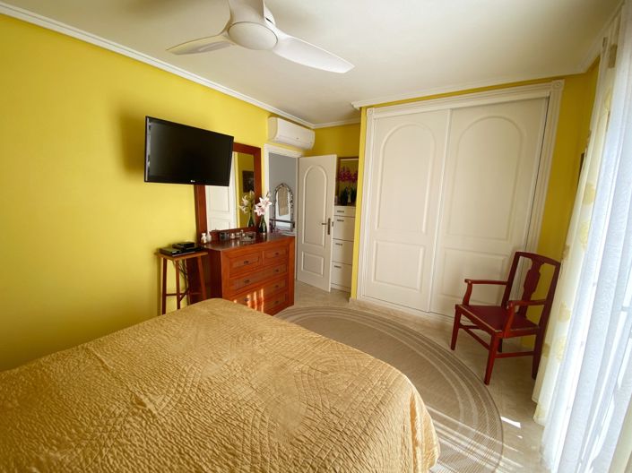 Image No.20-3 Bed Property for sale