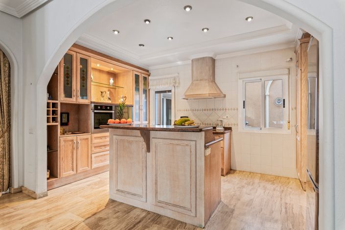 Image No.11-5 Bed Villa for sale