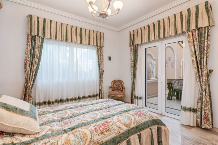 Image No.20-5 Bed Villa for sale