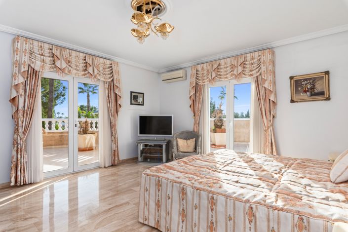 Image No.24-5 Bed Villa for sale