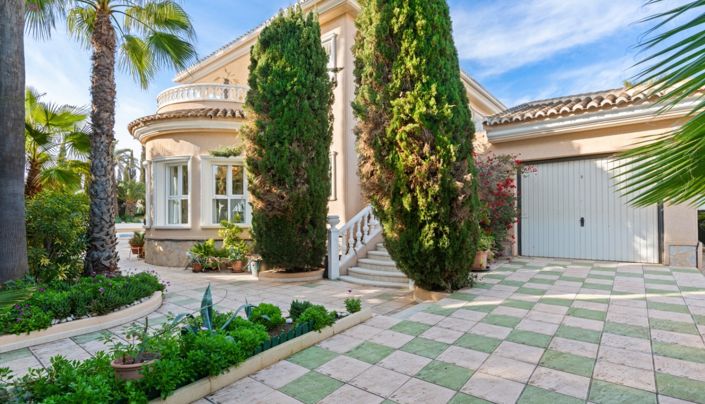 Image No.3-5 Bed Villa for sale