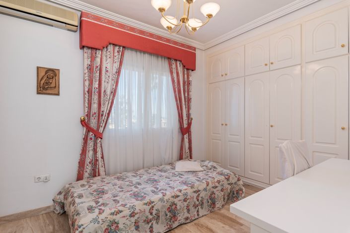 Image No.32-5 Bed Villa for sale