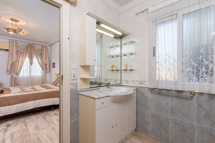 Image No.34-5 Bed Villa for sale