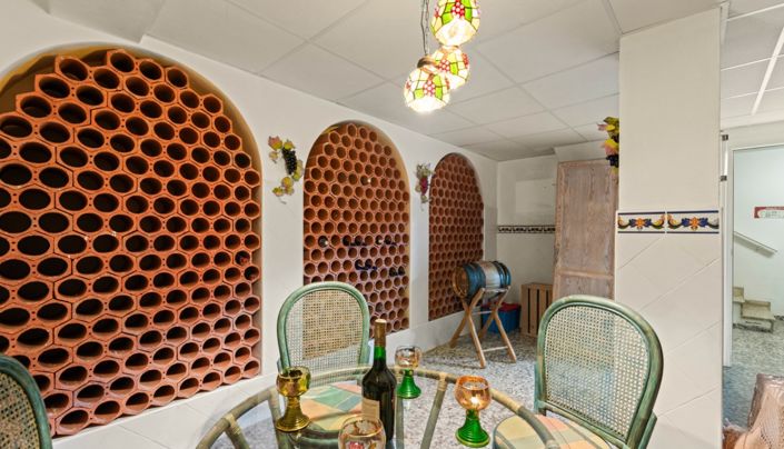 Image No.42-5 Bed Villa for sale