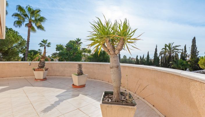 Image No.47-5 Bed Villa for sale