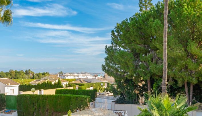 Image No.48-5 Bed Villa for sale