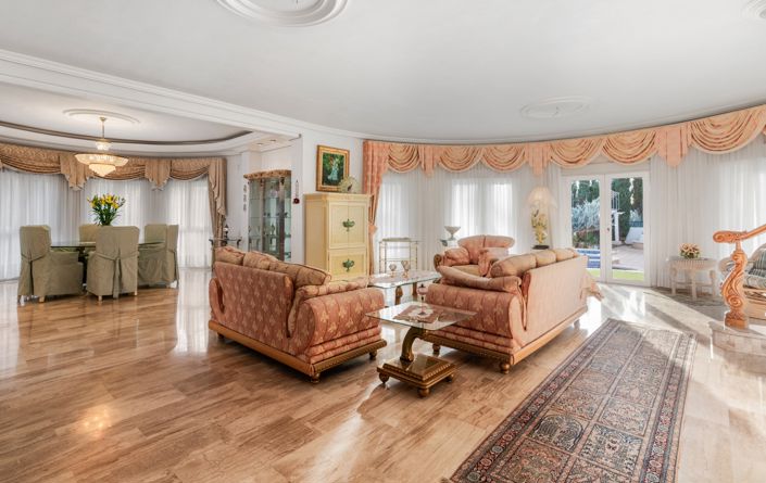 Image No.5-5 Bed Villa for sale