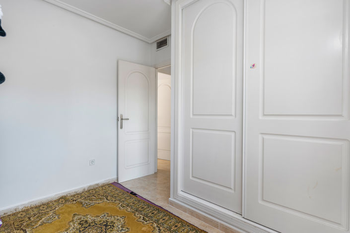 Image No.28-4 Bed Townhouse for sale