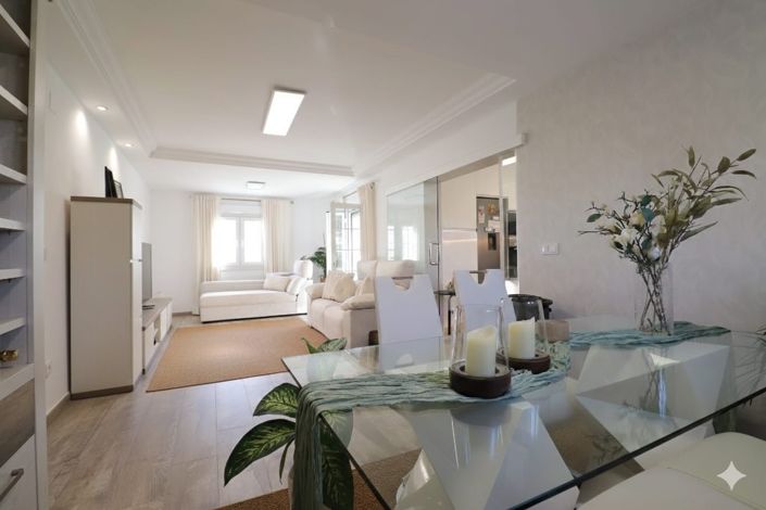 Image No.4-4 Bed Villa for sale