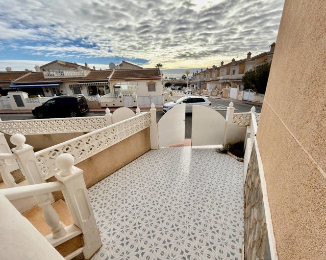 Image No.18-2 Bed Townhouse for sale