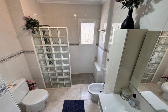 Image No.11-2 Bed Apartment for sale