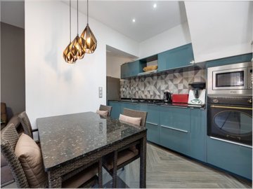 49255_beautiful_two_bedroom_townhouse_with_pool_views_091225103042_photo_2025_12_02_11_40_39