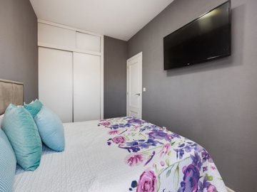 49255_beautiful_two_bedroom_townhouse_with_pool_views_091225103043_photo_2025_12_02_11_40_51