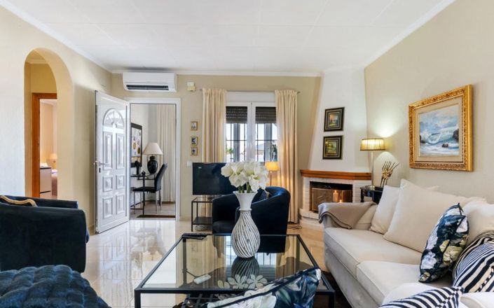 Image No.10-3 Bed Property for sale