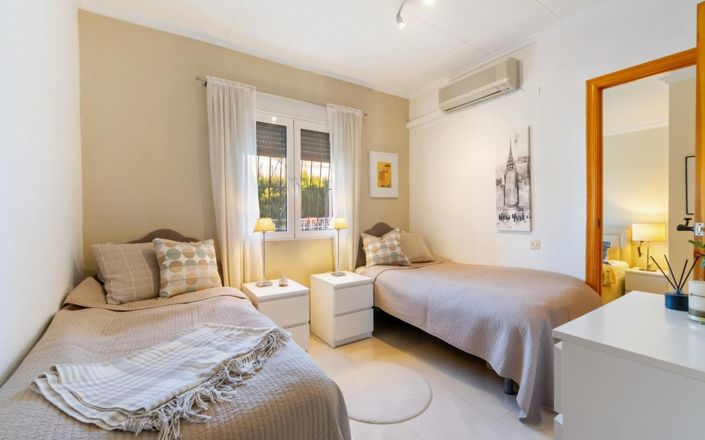 Image No.14-3 Bed Property for sale