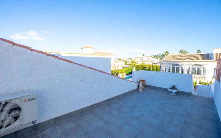 Image No.33-3 Bed Property for sale