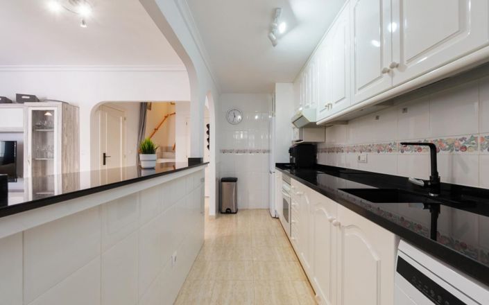 Image No.13-3 Bed Townhouse for sale