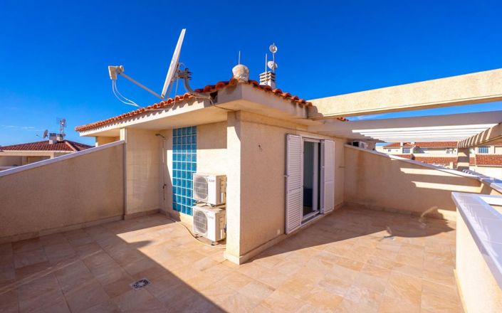 Image No.25-3 Bed Townhouse for sale