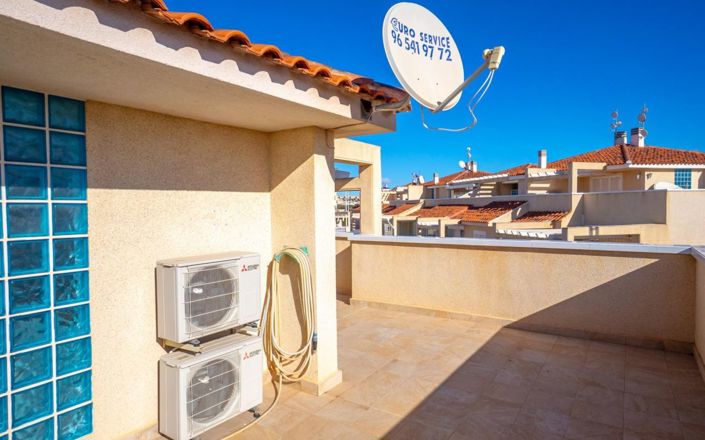 Image No.26-3 Bed Townhouse for sale