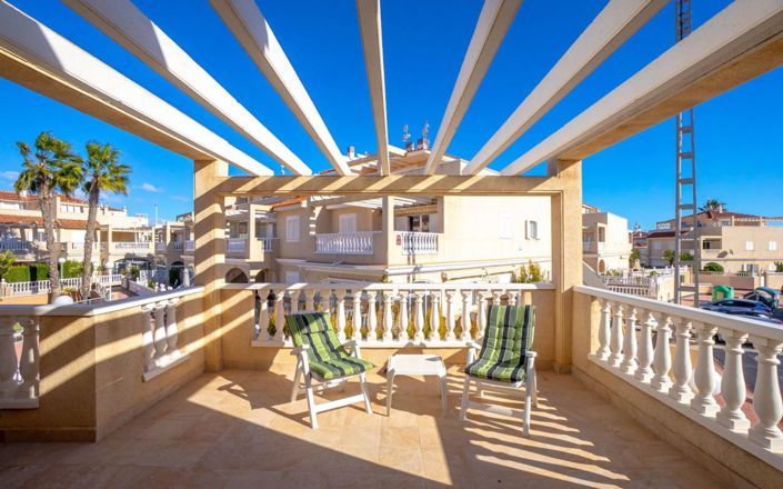 Image No.30-3 Bed Townhouse for sale