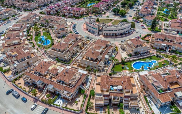 Image No.50-3 Bed Townhouse for sale