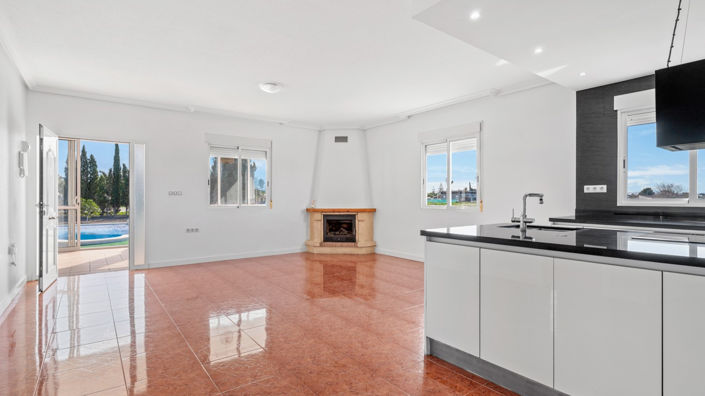 Image No.19-4 Bed Finca for sale