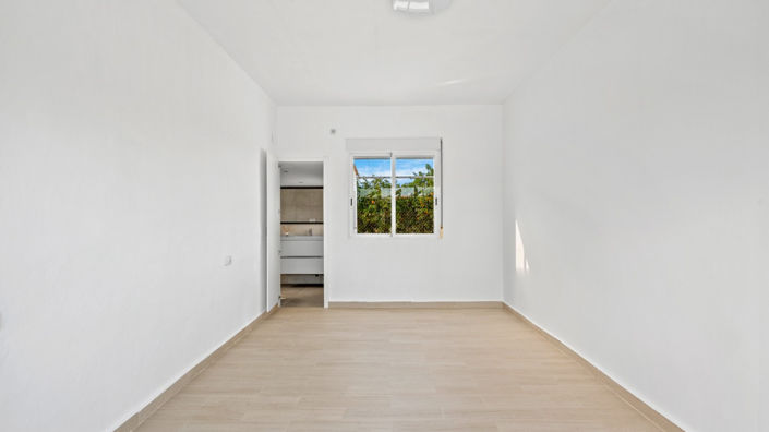 Image No.23-4 Bed Finca for sale