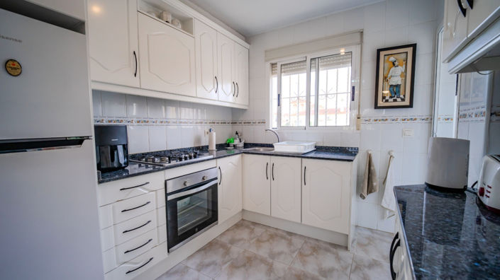 Image No.12-3 Bed Townhouse for sale